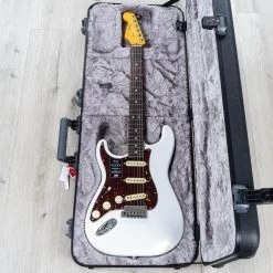 Fender American Ultra Stratocaster Left-Handed Guitar, Rosewood Fretboard, Arctic Pearl -Musical Instrument Shop 20220616 dsc04116