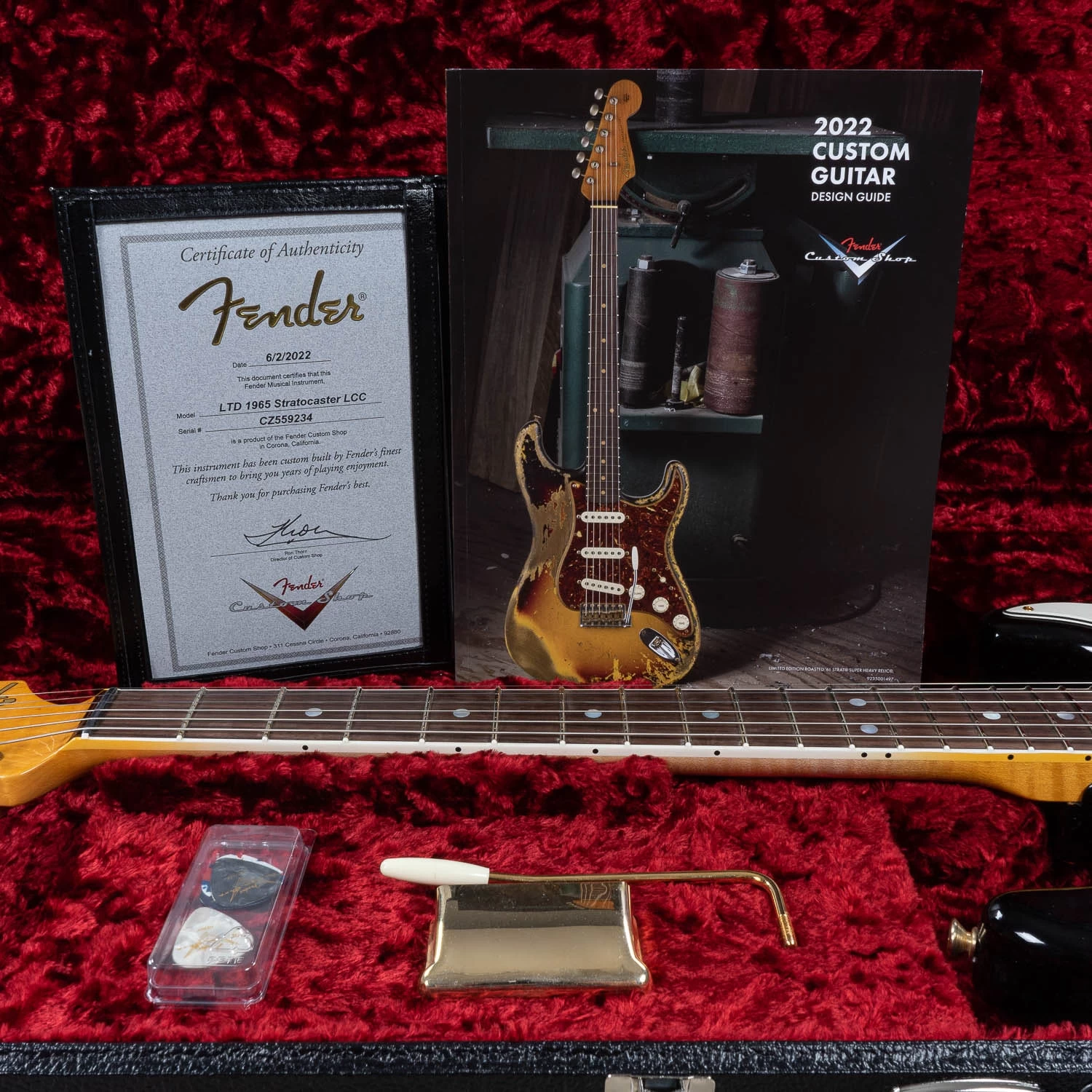 Fender Custom Shop LTD 1965 Stratocaster Closet Classic Guitar, Rosewood Fingerboard, 3-Tone Sunburst 13 Fender Custom Shop LTD 1965 Stratocaster Closet Classic Guitar, Rosewood Fingerboard, 3-Tone Sunburst - Image 11