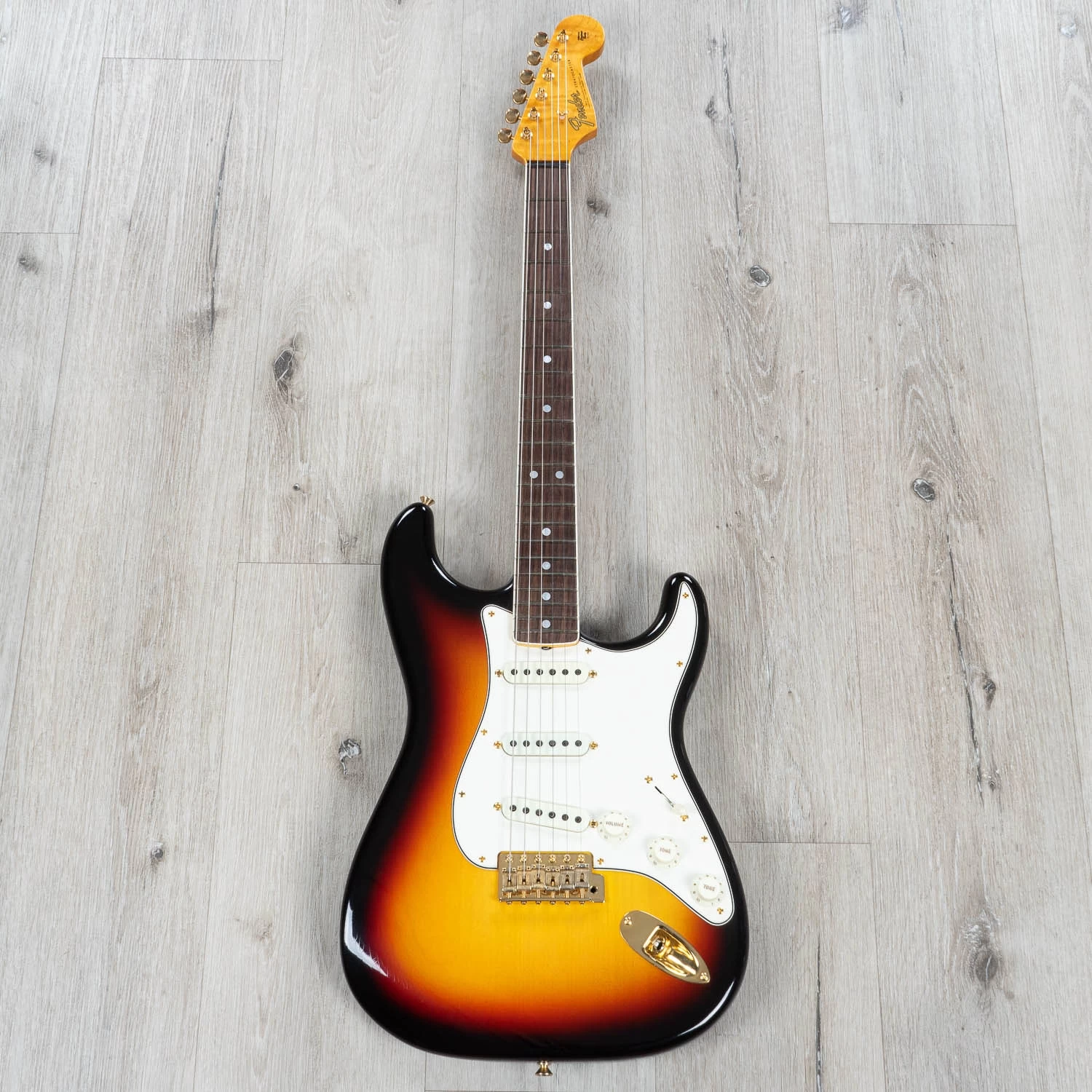 Fender Custom Shop LTD 1965 Stratocaster Closet Classic Guitar, Rosewood Fingerboard, 3-Tone Sunburst 5 Fender Custom Shop LTD 1965 Stratocaster Closet Classic Guitar, Rosewood Fingerboard, 3-Tone Sunburst - Image 3
