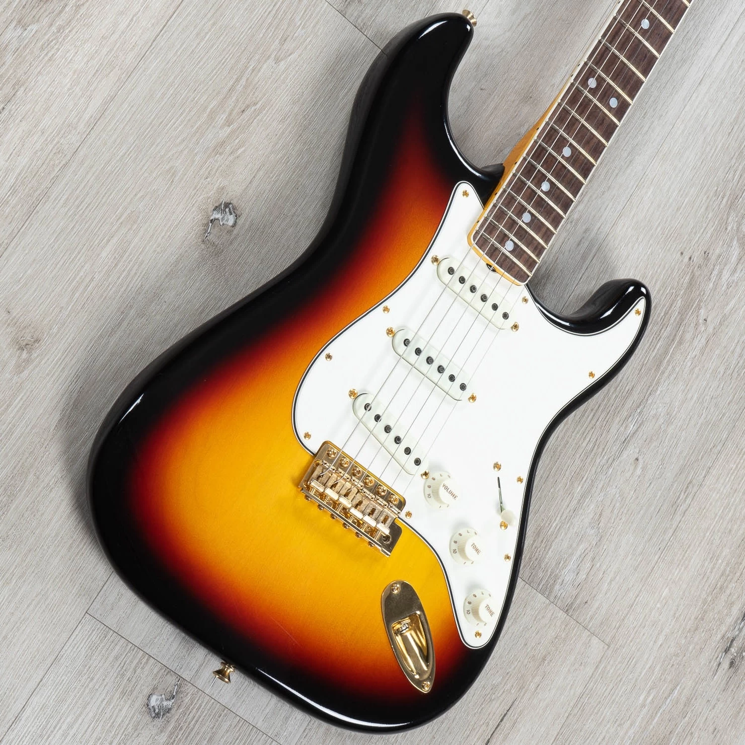 Fender Custom Shop LTD 1965 Stratocaster Closet Classic Guitar, Rosewood Fingerboard, 3-Tone Sunburst 4 Fender Custom Shop LTD 1965 Stratocaster Closet Classic Guitar, Rosewood Fingerboard, 3-Tone Sunburst - Image 2