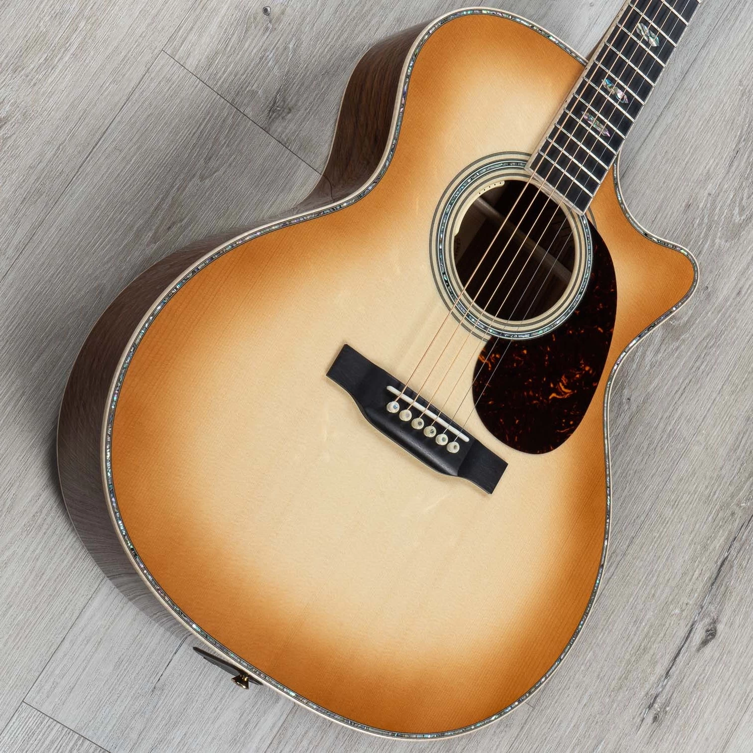 Martin Custom Shop Grand Performance Venetian Cutaway Acoustic-Electric Guitar, Guatemalan Rosewood, Toasted Burst 4 Martin Custom Shop Grand Performance Venetian Cutaway Acoustic-Electric Guitar, Guatemalan Rosewood, Toasted Burst - Image 2