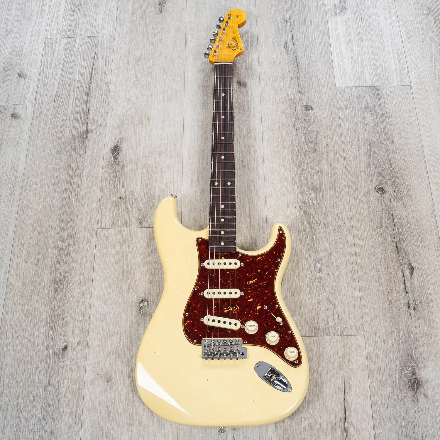 Fender Custom Shop Postmodern Stratocaster Journeyman Relic Guitar With Closet Classic Hardware, Rosewood Fingerboard, Aged Vintage White 5 Fender Custom Shop Postmodern Stratocaster Journeyman Relic Guitar With Closet Classic Hardware, Rosewood Fingerboard, Aged Vintage White - Image 3