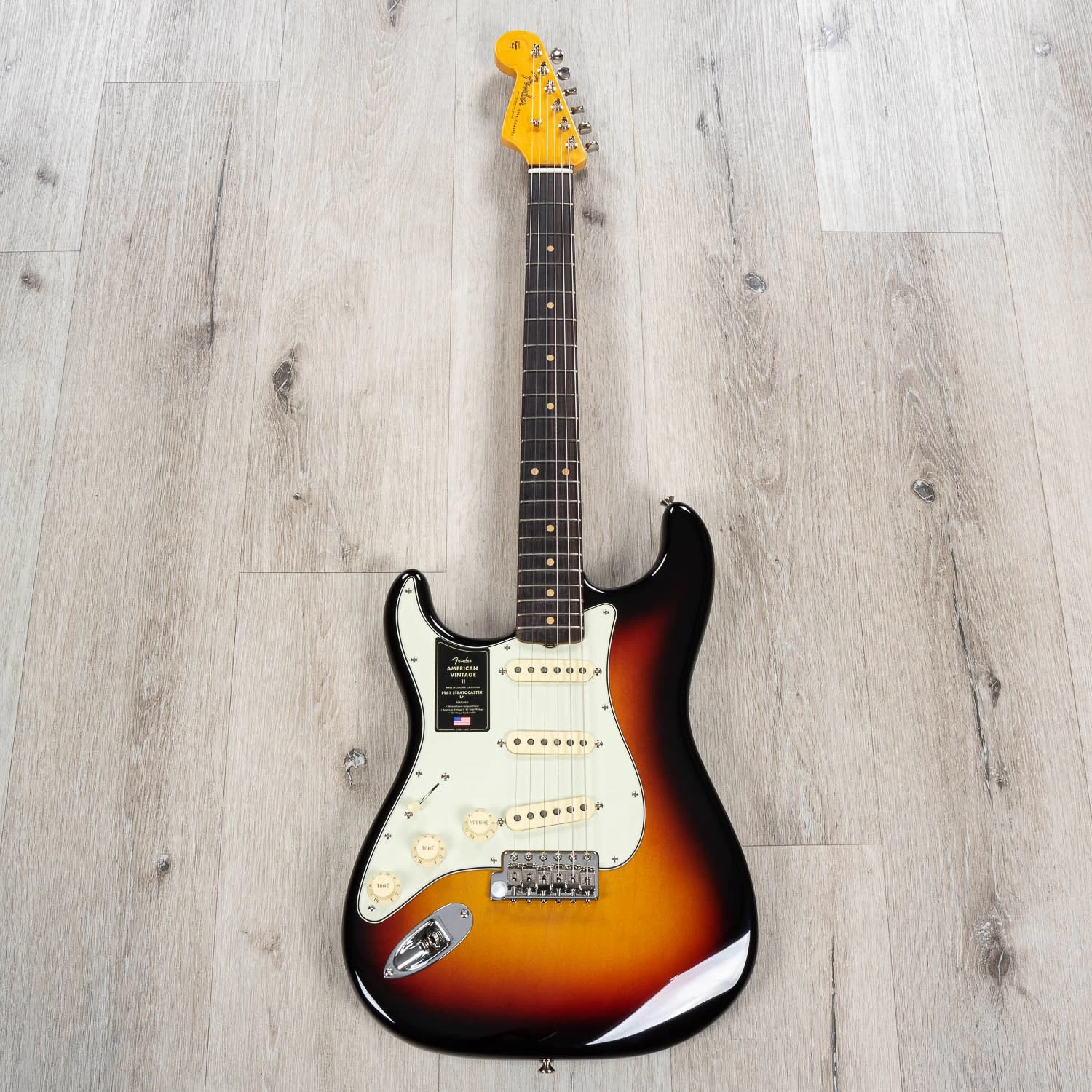 Fender American Vintage II 1961 Stratocaster Left-Hand Guitar, Rosewood Fretboard, 3-Color Sunburst 5 Fender American Vintage II 1961 Stratocaster Left-Hand Guitar, Rosewood Fretboard, 3-Color Sunburst - Image 3
