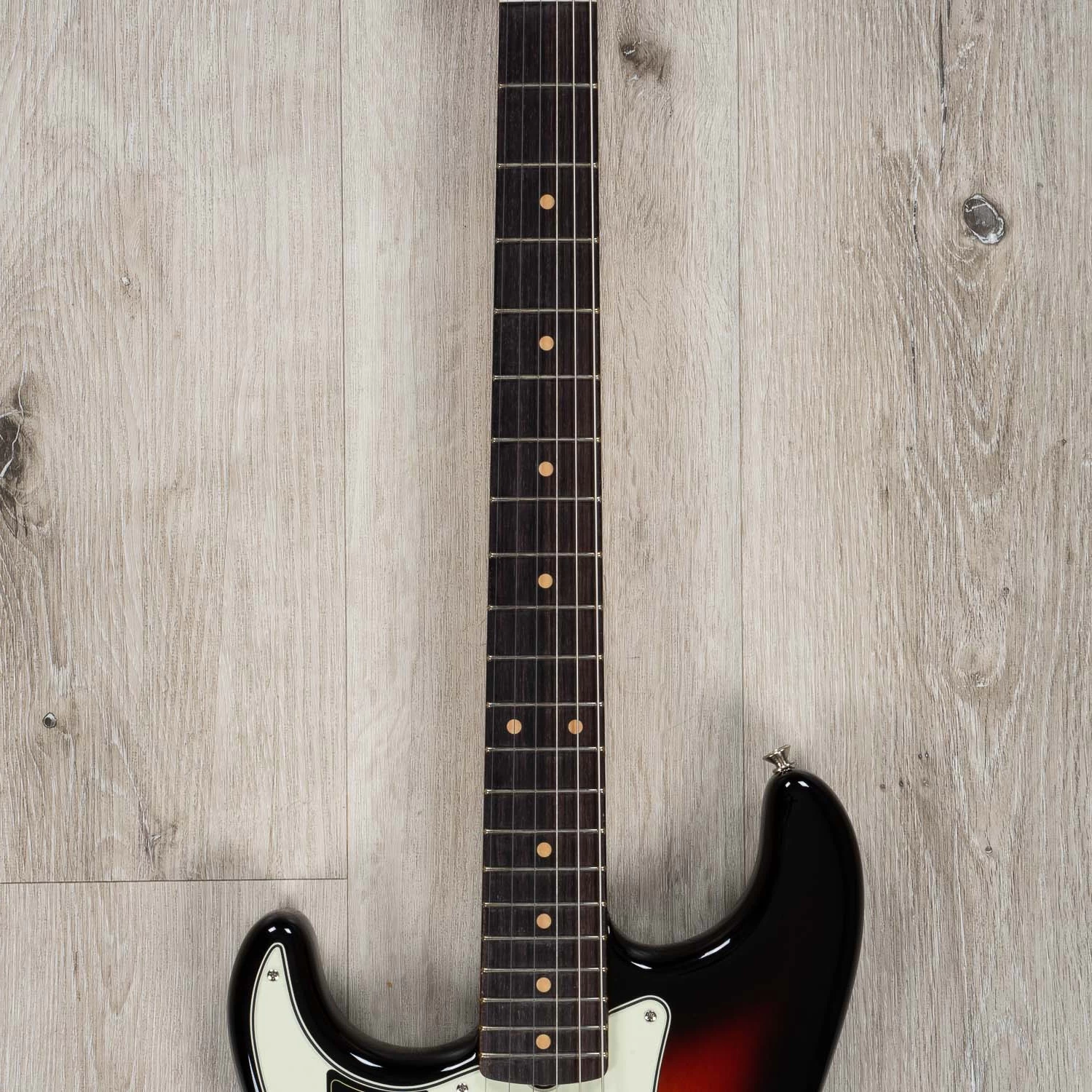 Fender American Vintage II 1961 Stratocaster Left-Hand Guitar, Rosewood Fretboard, 3-Color Sunburst 7 Fender American Vintage II 1961 Stratocaster Left-Hand Guitar, Rosewood Fretboard, 3-Color Sunburst - Image 5