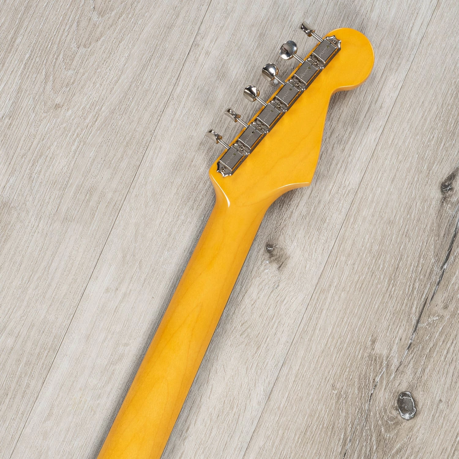 Fender American Vintage II 1961 Stratocaster Left-Hand Guitar, Rosewood Fretboard, 3-Color Sunburst 12 Fender American Vintage II 1961 Stratocaster Left-Hand Guitar, Rosewood Fretboard, 3-Color Sunburst - Image 10