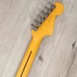 Fender American Professional II Jazzmaster Left-Hand Guitar, Rosewood Fingerboard, 3-Color Sunburst 21 Fender American Professional II Jazzmaster Left-Hand Guitar, Rosewood Fingerboard, 3-Color Sunburst -Musical Instrument Shop 20230817 20230817 dsc03340