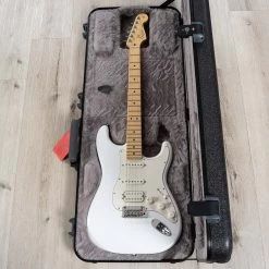 Fender Juanes Stratocaster Guitar, Maple Fretboard, Luna White 24 Fender Juanes Stratocaster Guitar, Maple Fretboard, Luna White -Musical Instrument Shop 20230824 dsc04626 1