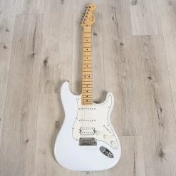 Fender Juanes Stratocaster Guitar, Maple Fretboard, Luna White 17 Fender Juanes Stratocaster Guitar, Maple Fretboard, Luna White -Musical Instrument Shop 20230824 dsc04629 1