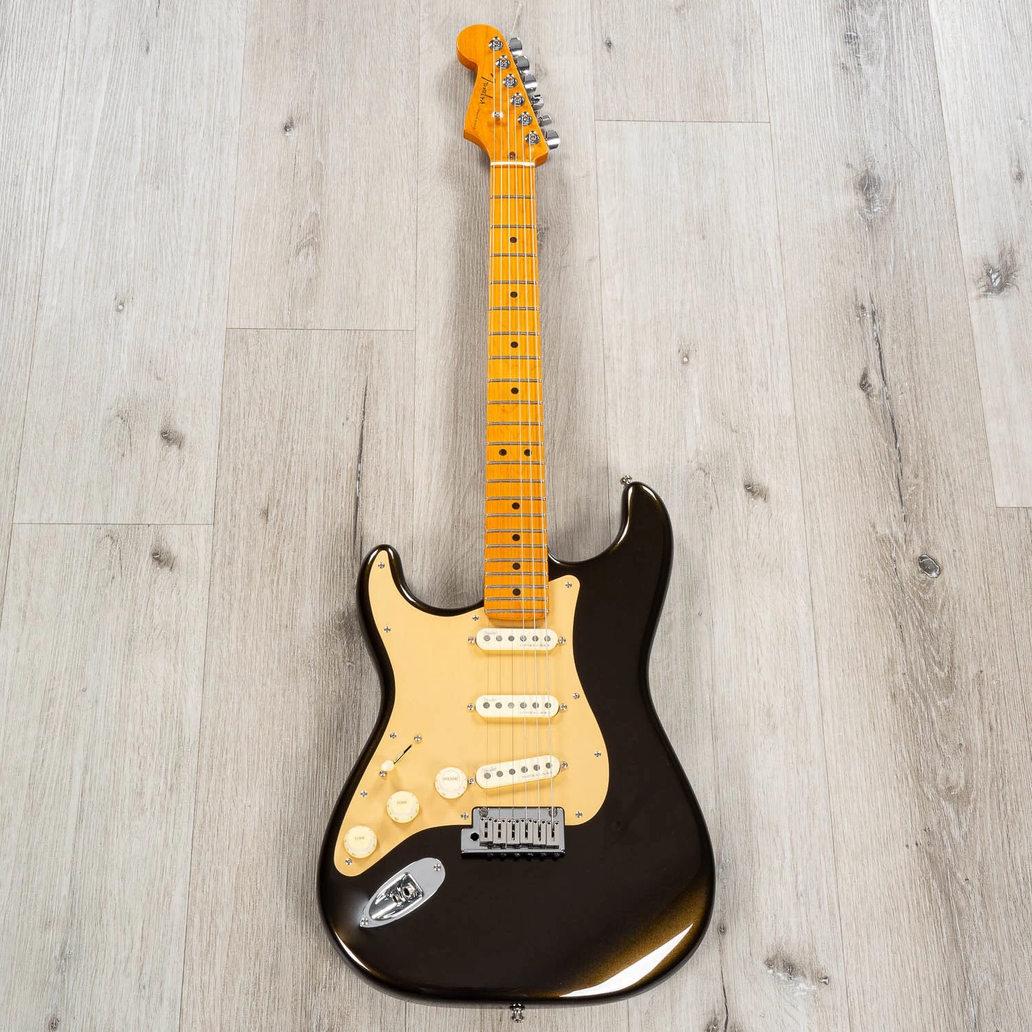 Fender American Ultra Stratocaster Left-Hand Guitar, Maple Fretboard, Texas Tea 4 Fender American Ultra Stratocaster Left-Hand Guitar, Maple Fretboard, Texas Tea - Image 2