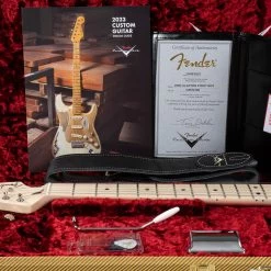 Fender Custom Shop Eric Clapton Signature Stratocaster Guitar, Maple Fingerboard, Black -Musical Instrument Shop 20231017 dsc00721